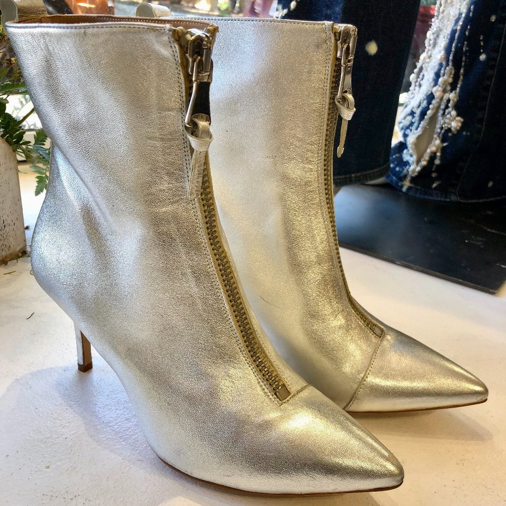 Vero Cuoio Silver Heeled Bootie
